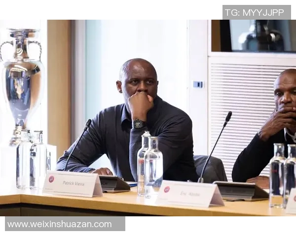 马丁内斯的传奇旅程：从青涩球员到世界足球巨星的蜕变与成就